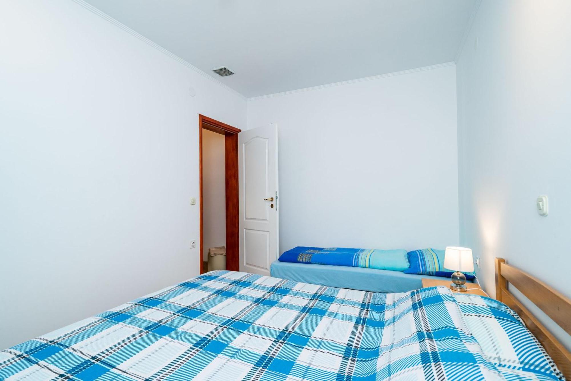 Apartments By The Sea Zuljana, Peljesac - 10233 Стая снимка
